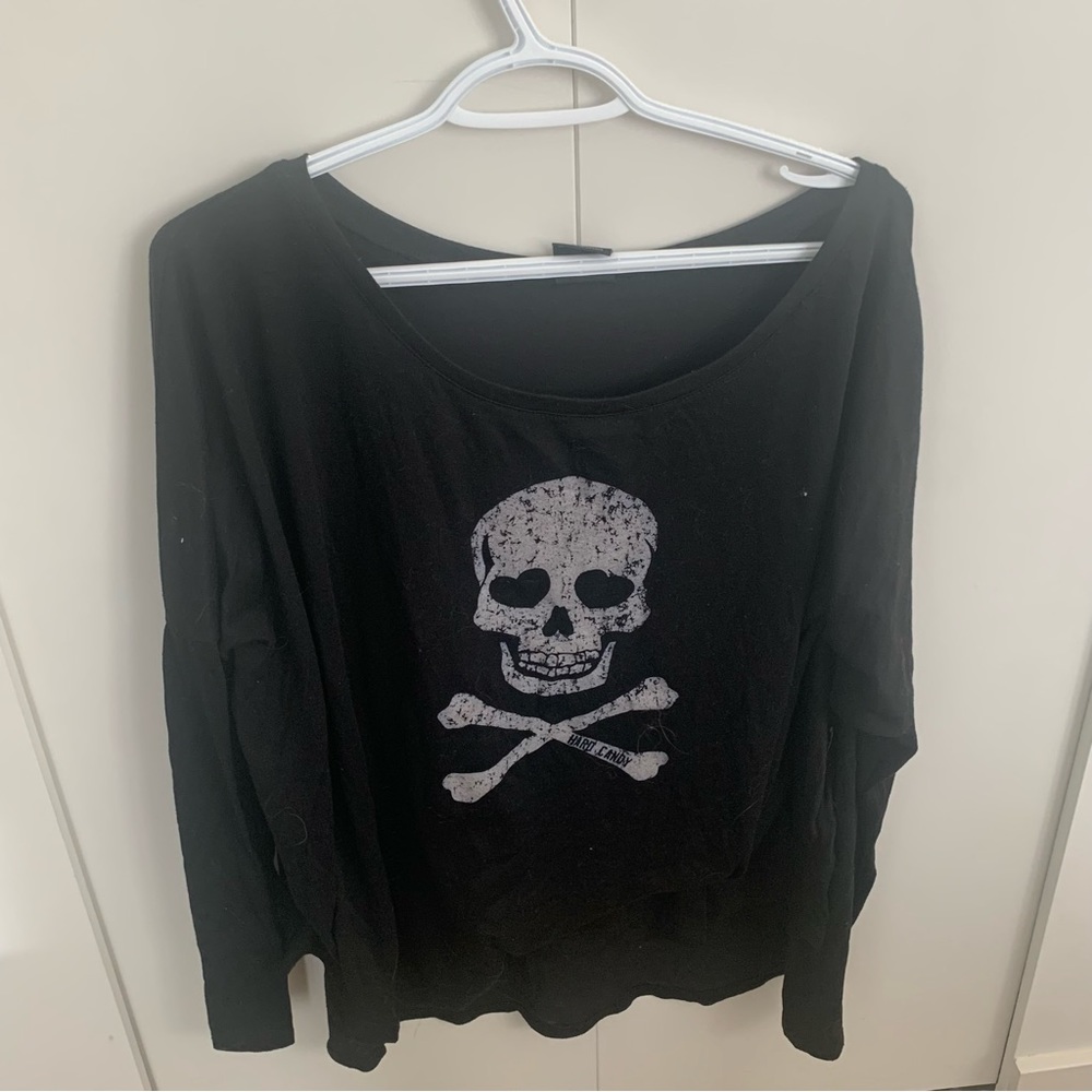 Black long sleeve skull hard candy top